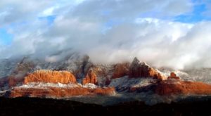 sedona-arizona-thunder-mountain-in-snow