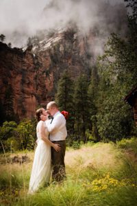 sedona-bride-groom-west-fork-rain-clouds