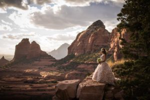 sedona-wedding-merry-go-round-rock-bride-dramatic-landscape