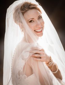 wedding-bride-with-veil-1003